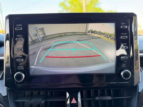 Used 2020 Toyota Corolla LE image 17