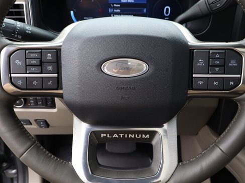 Used 2025 Ford F250 Platinum w/ Platinum Plus Package image 20