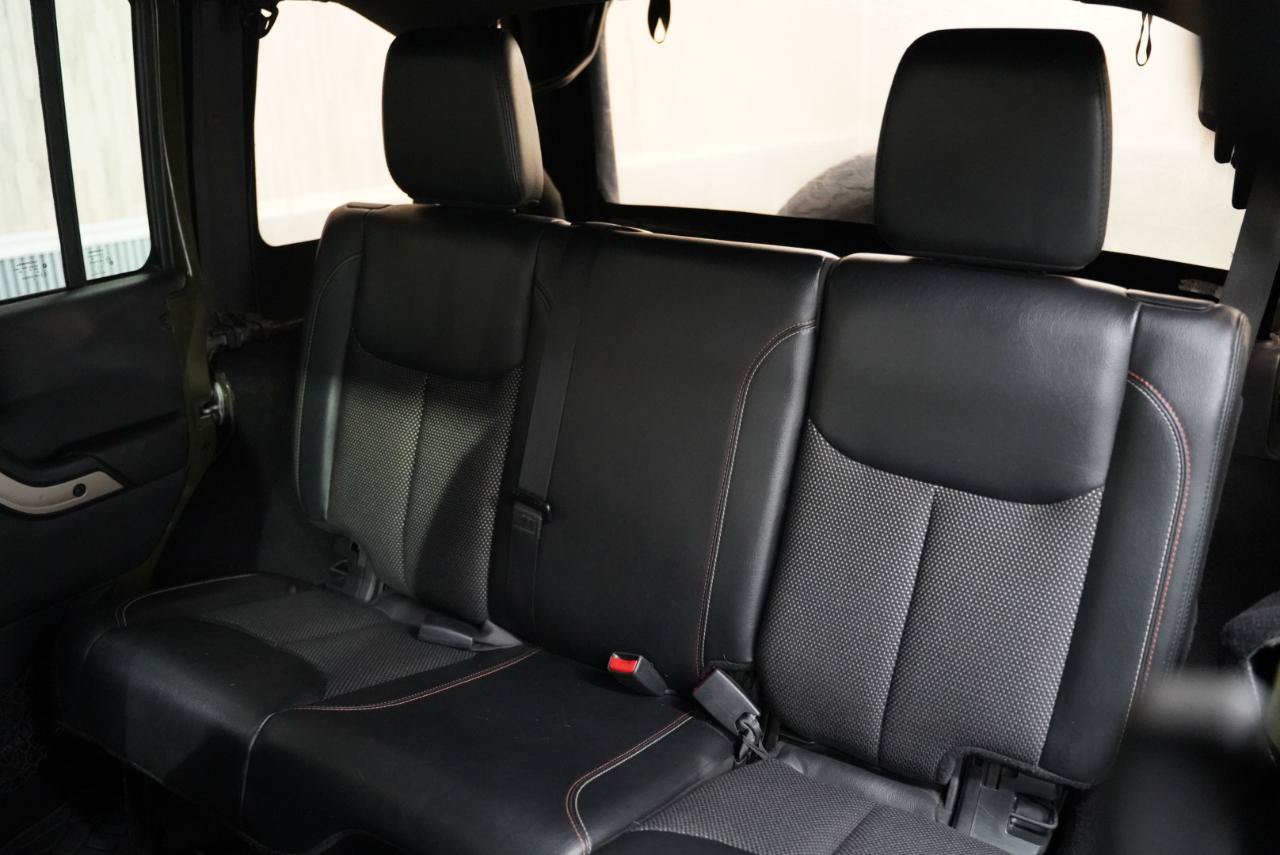 Used 2016 Jeep Wrangler Unlimited Sahara AWD/4WD image 28