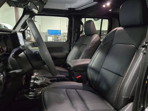 Used 2024 Jeep Gladiator Sport AWD/4WD image 14