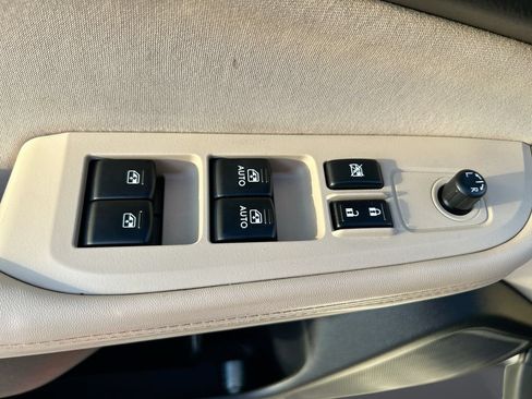 Used 2017 Subaru Legacy 2.5i Premium AWD/4WD image 13