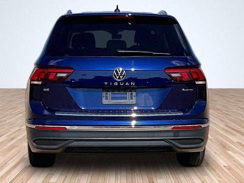 Used 2024 Volkswagen Tiguan SE w/ Panoramic Sunroof Package AWD/4WD image 4