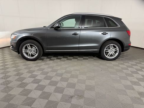 Used 2017 Audi Q5 2.0T Premium Plus w/ Technology Package AWD/4WD image 2