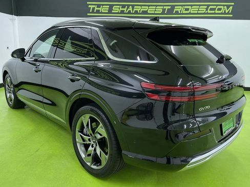 Used 2023 Genesis Electrified GV70 image 7