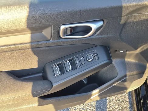 Used 2025 Honda Civic Sport image 12