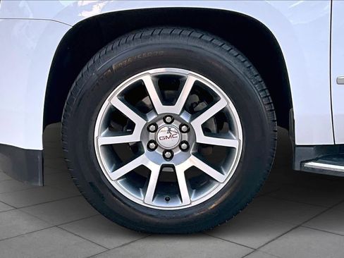 Used 2016 GMC Yukon Denali image 10