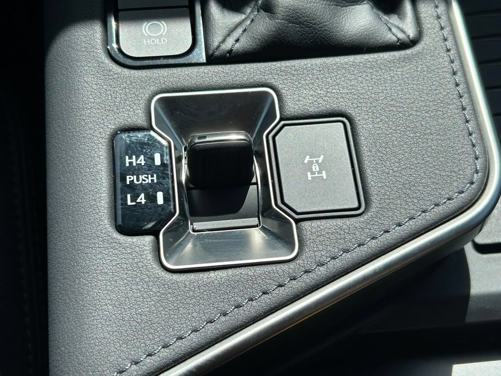 Used 2025 Lexus GX 550 AWD/4WD image 36