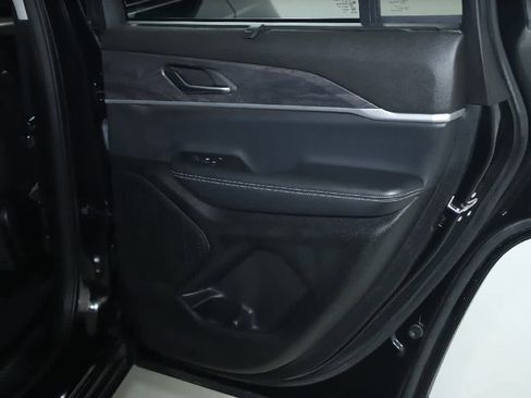 Used 2023 Jeep Grand Cherokee Limited w/ Luxury Tech Group II image 32