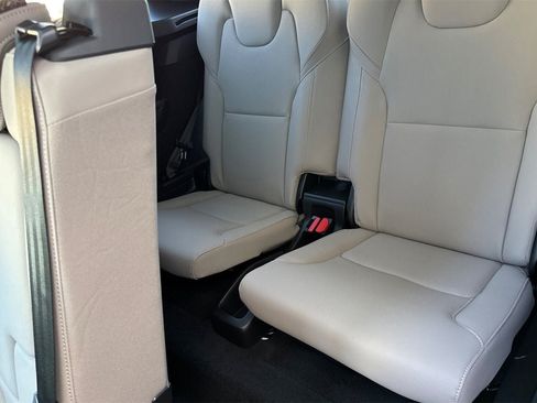 Used 2026 Volvo XC90 B6 Plus w/ Protection Package Premier AWD/4WD image 16