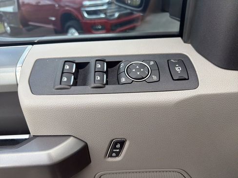 Used 2018 Ford F250 XLT w/ XLT Premium Package image 28