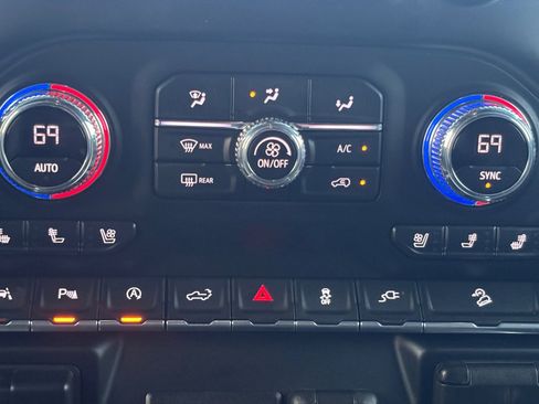 Used 2020 GMC Sierra 1500 AT4 w/ AT4 Premium Package image 4