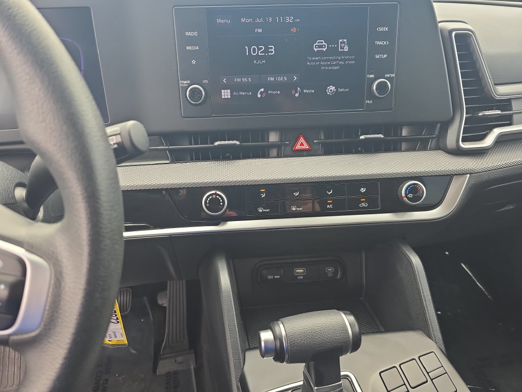 Used 2025 Kia Sportage LX FWD image 12