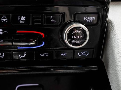 Used 2023 Jeep Grand Cherokee L Summit w/ Advanced Protech Group IV AWD/4WD image 31