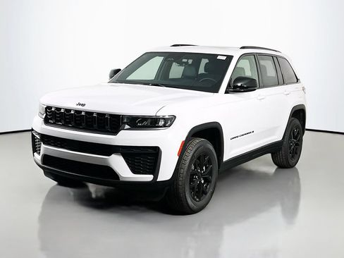 New 2026 Jeep Grand Cherokee Altitude AWD/4WD image 3