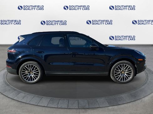 Used 2020 Porsche Cayenne image 8