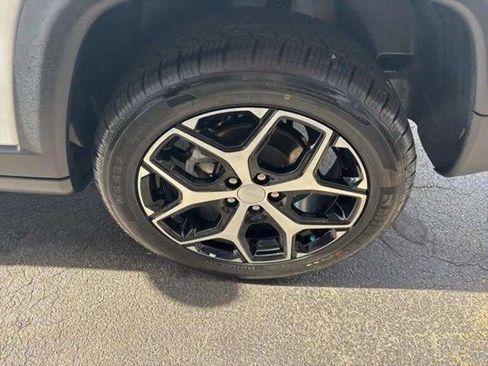 Used 2024 Jeep Compass Limited image 14