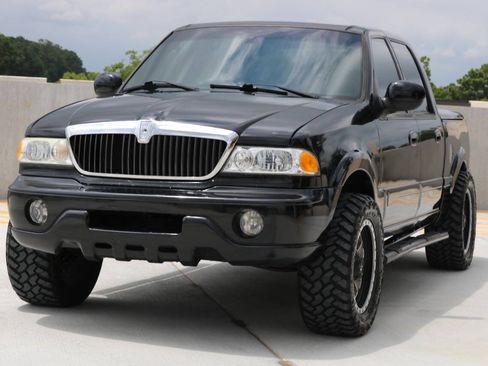 Used 2002 Lincoln Blackwood RWD image 21