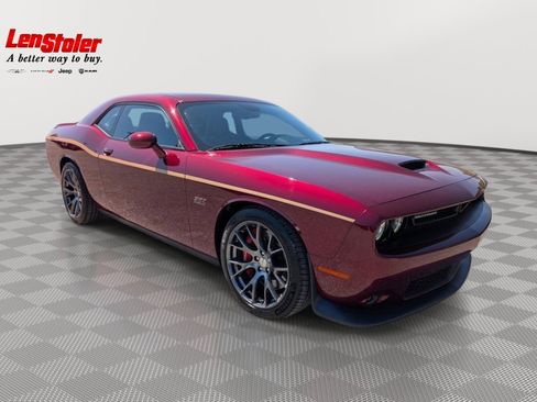 Used 2017 Dodge Challenger SRT w/ Technology Group RWD image 7