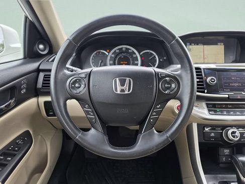 Used 2013 Honda Accord Touring image 16