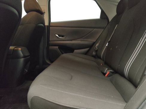 Used 2025 Hyundai Elantra Hybrid FWD image 18