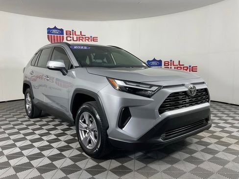Used 2025 Toyota RAV4 XLE AWD/4WD image 1