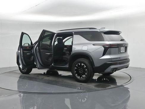 Used 2024 Chevrolet Traverse Z71 w/ LPO, Floor Liner Package image 35