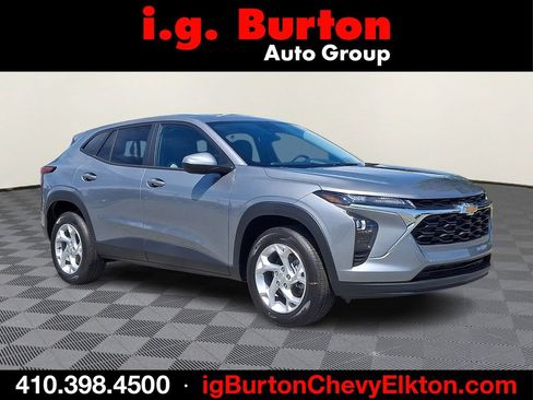 New 2026 Chevrolet Trax LS w/ LS Convenience Package FWD image 1