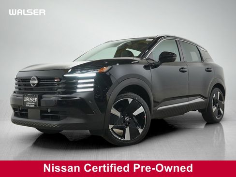 Used 2025 Nissan Kicks SR w/ SR Premium Package AWD/4WD image 1