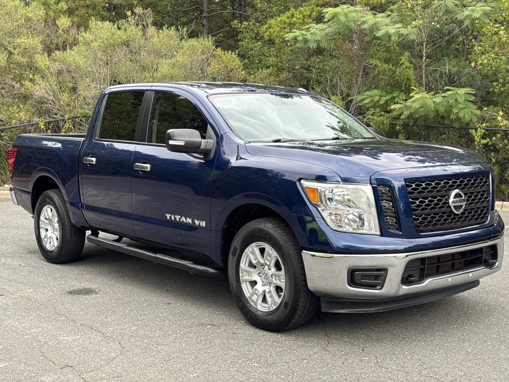 Used 2019 Nissan Titan SV AWD/4WD image 1