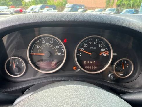 Used 2016 Jeep Wrangler Unlimited Sahara AWD/4WD image 18