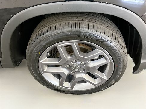 Used 2023 Honda Passport EX-L image 11