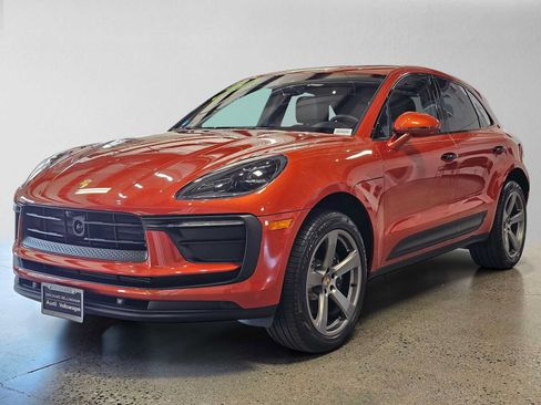 Used 2023 Porsche Macan AWD/4WD image 7