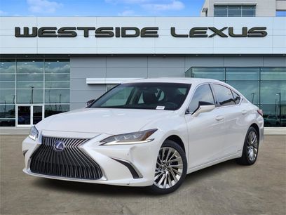 Used 2021 Lexus ES 300h Ultra Luxury w/ Accessory Package 2