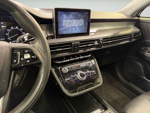 Used 2022 Lincoln Corsair FWD w/ Premium Package image 19
