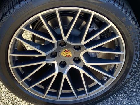 Used 2021 Porsche Cayenne AWD/4WD image 26