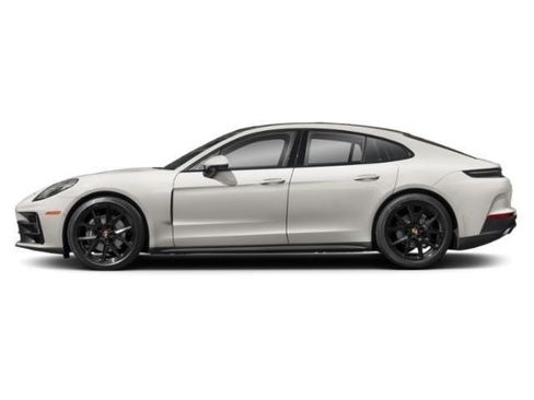 Used 2025 Porsche Panamera image 6