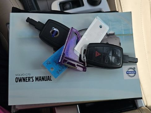 Used 2011 Volvo C70 T5 w/ Convenience Pkg FWD image 5
