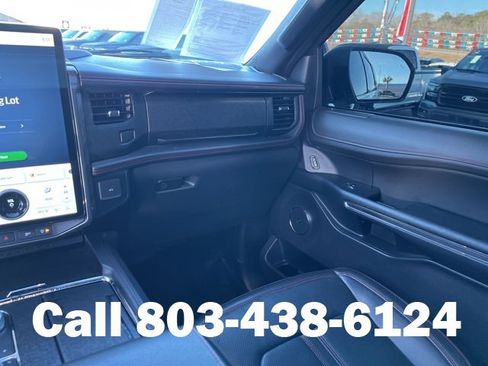 Used 2023 Ford Expedition Limited image 17