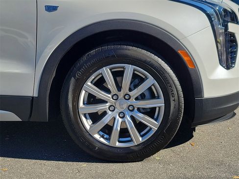 Used 2023 Cadillac XT4 Premium Luxury image 8