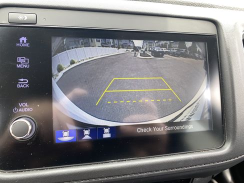 Used 2020 Honda HR-V Touring image 30