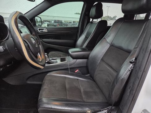 Used 2019 Jeep Grand Cherokee Altitude RWD image 18