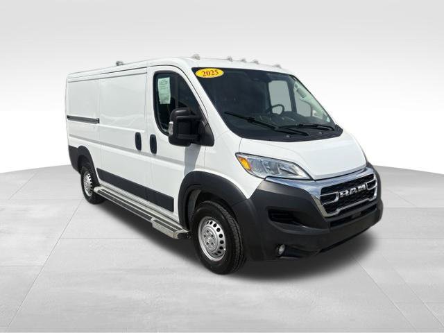 Used 2025 RAM ProMaster 2500 w/ U-Haul Equipment Group FWD image 8