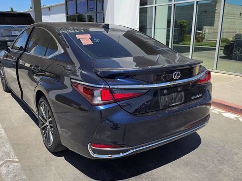 Used 2025 Lexus ES 300h w/ Premium Package FWD image 4