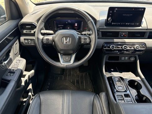 Used 2023 Honda Pilot Elite image 11
