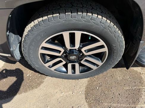 Used 2021 Toyota 4Runner Limited AWD/4WD image 10