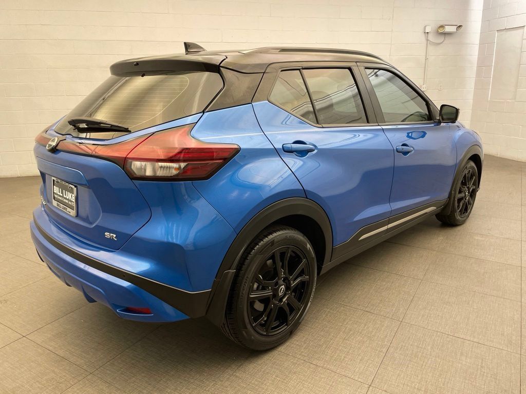 Used 2023 Nissan Kicks SR FWD image 7