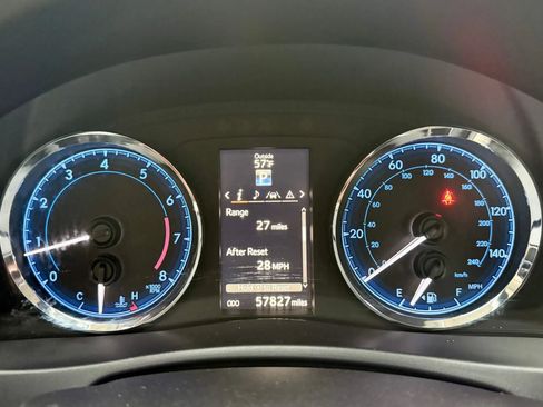 Used 2017 Toyota Corolla SE 50th Anniversary image 17