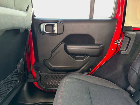 Used 2024 Jeep Wrangler Unlimited Rubicon image 14