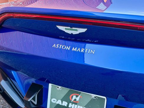 Used 2019 Aston Martin V8 Vantage Coupe image 10