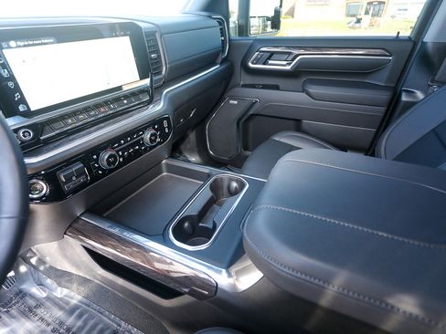 Used 2025 Chevrolet Silverado 2500 LTZ w/ LTZ Premium Package image 20